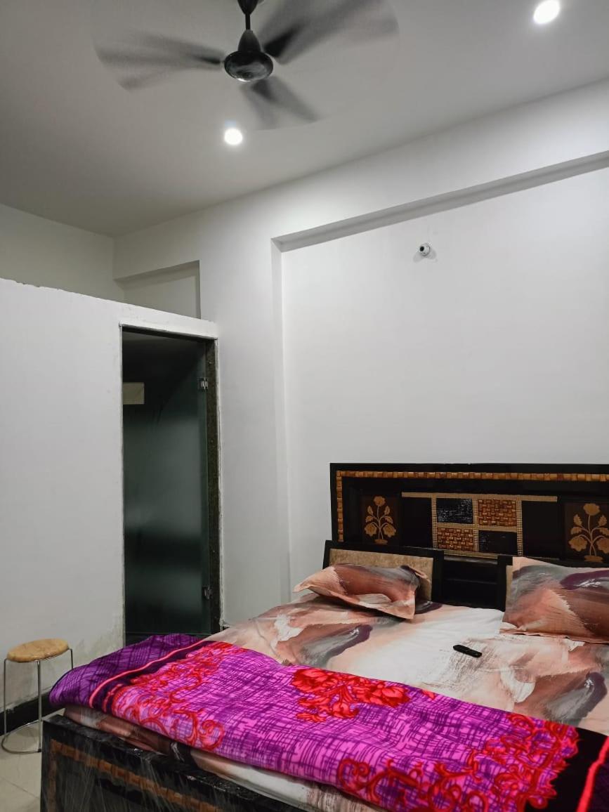 Aditya Paradise Aka Mountain Home Aka Avk Inn Tundla ภายนอก รูปภาพ